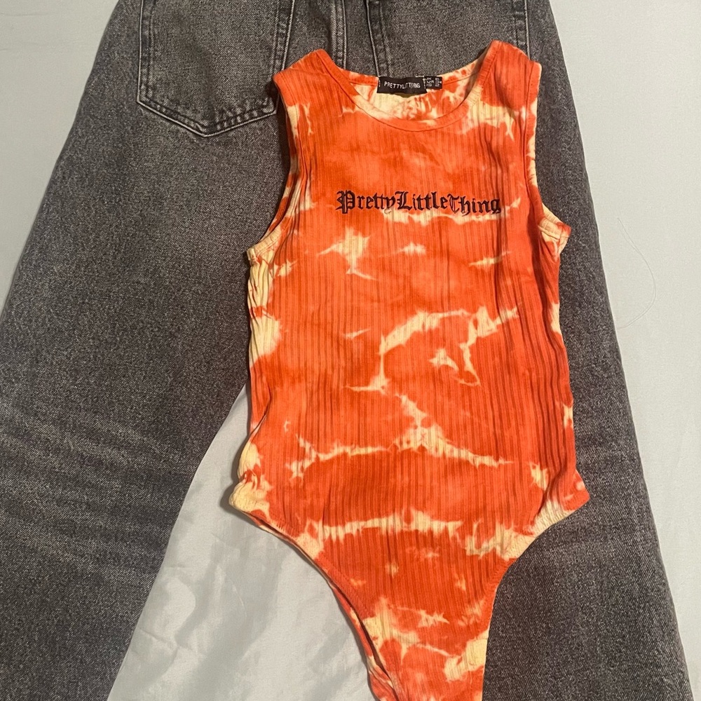 Pretty Little Thing - PLT Orange Tie Dye Sleeveless Bodysuit
